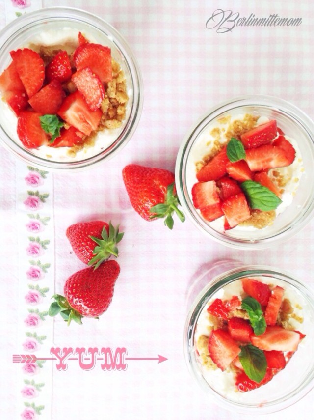 Strawberry Cheesecake im Glas, Dessert, Rezept, Kuchen, Muttertag