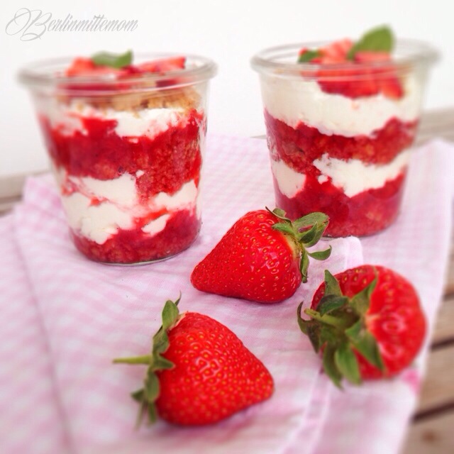 Strawberry Cheesecake im Glas, Muttertag, Rezept, Dessert, Kuchen, Törtchenzeit