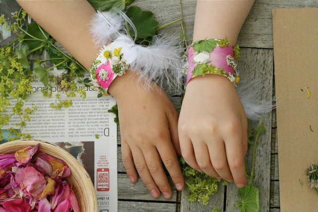 blumige armfreuden ::: sommerliebe – diy mit frau heuberg Sommerliebe, Frau Heuberg, Gastpost, DIY mit Kindern