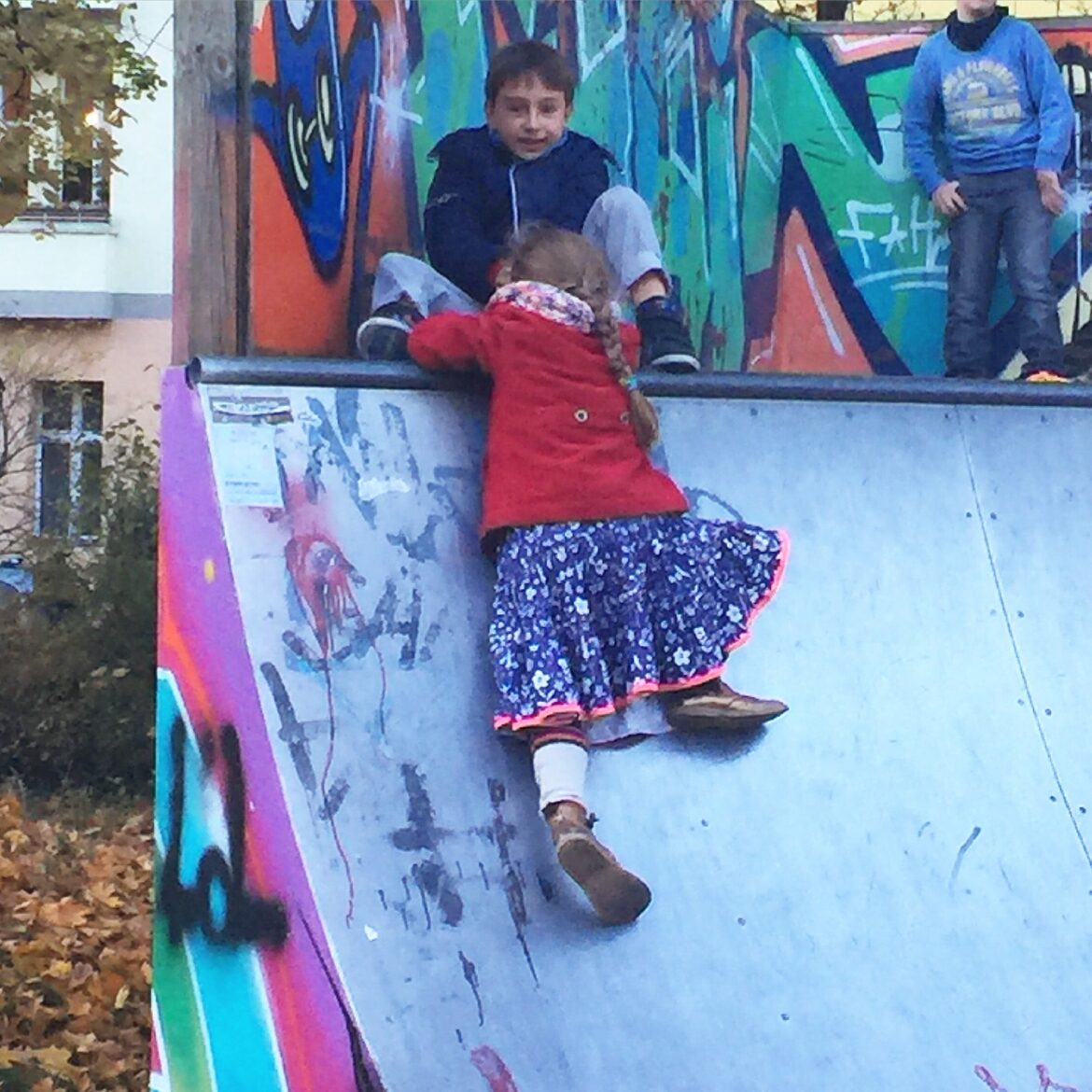 Wochenende in Bildern, Spaziergang, Halfpipe, Friedrichshain, Kinder, Leben mit Kindern, urban childhood, Berlin, Alltag, Herbstferien in der Stadt, Stadtkinder
