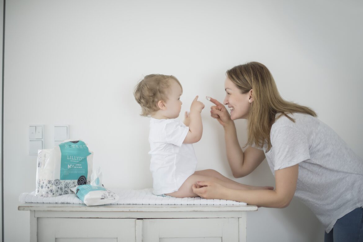 Lillydoo, Mama Blog, Hebamme, Sissi Rasche, Portrait, Interview, Babypflege, Mamablog, Mamablogger, nachhaltige Windeln, Feuchttücher, Windel-Abo, vegane Windeln, Design