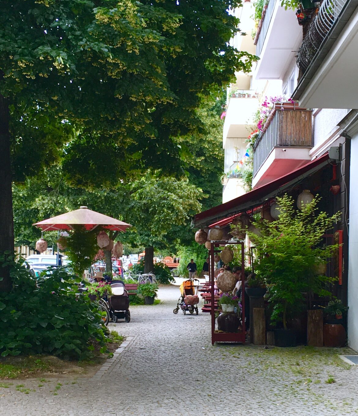 freundinnen, geschwisterliebe & ein pfau  ::: 5 freitagslieblinge am 01. juli 2016 Freitagslieblinge, Buch der Woche, Lieblingsmoment für mich, Fotoaktion, Linkup, Bloggeraktion, Leben mit Kindern, Mamablog, Si An, Prenzlauer Berg