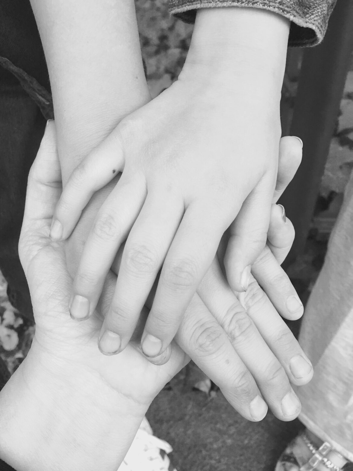 Hand in Hand | berlinmittemom.com