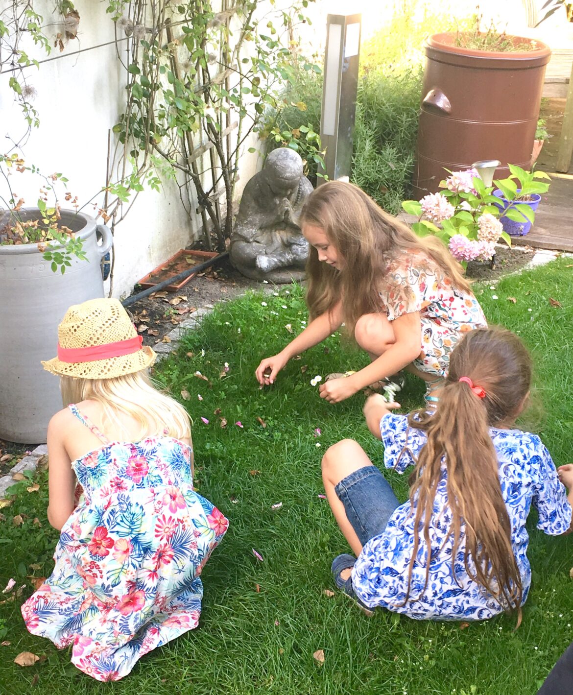 Wochenende in Bildern, wib, Garten, Frühstück, Sonntagsfrühstück, Mamablogger, Leben mit Kindern, Familienalltag, Familienwochenende, Sommer, Spätsommer, Berlin, Picknick, Girlgang, Mädchen, Freundinnen, Goldkind, Berlinmittekids