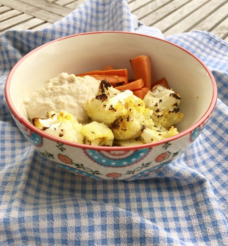 vegan und köstlich ::: gerösteter blumenkohl mit hummus vegan und köstlich ::: gerösteter blumenkohl mit hummus