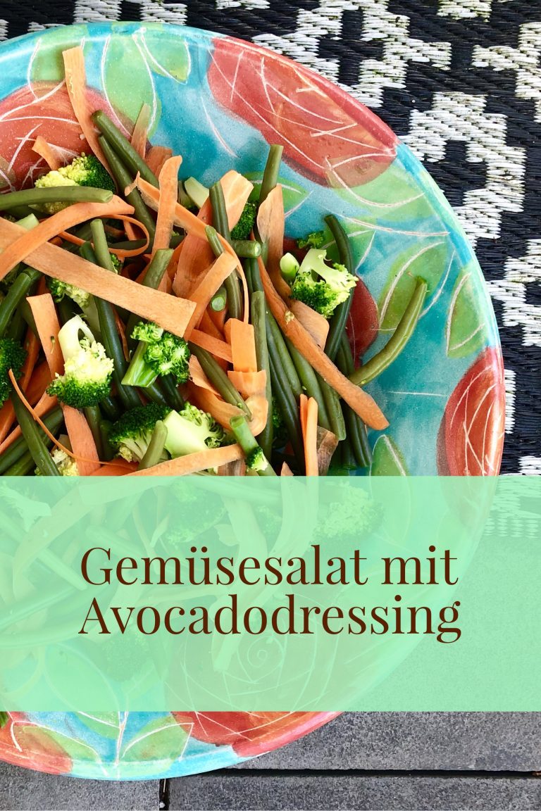 Rezept für Gemüsesalat mit Avocadodressing | berlinmittemom.com