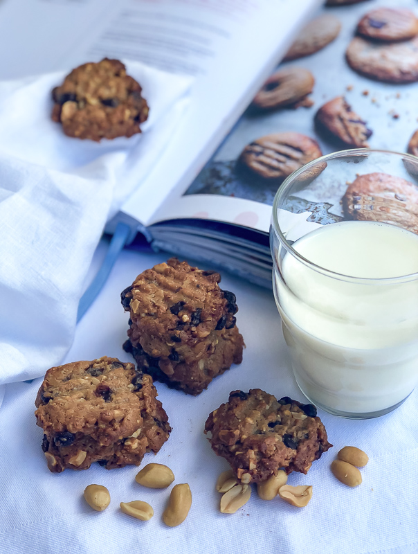 Homemade peanut butter and oats cookies | berlinmittemom.com