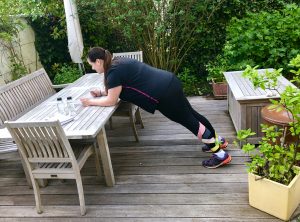 Fitness Kolumne: Rückenübungen nach Bandscheibenprotrusion | berlinmittemom.com