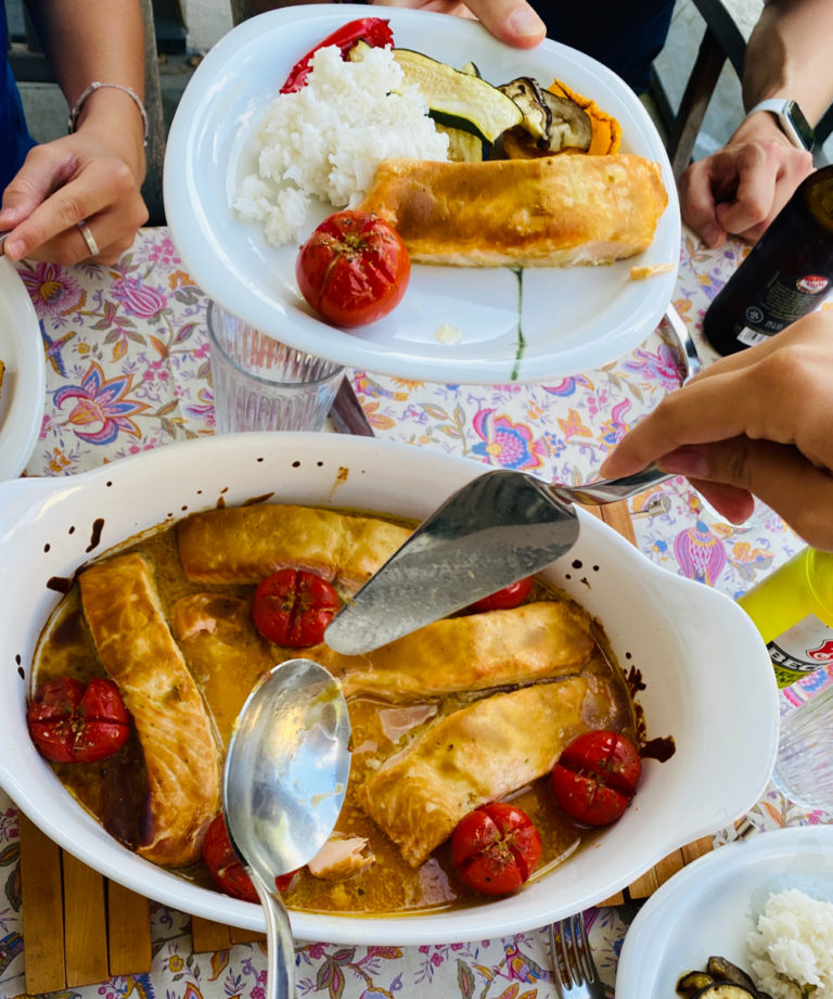 Asiatischer Lachs mit Ofentomaten Asiatischer Lachs mit Ofentomaten